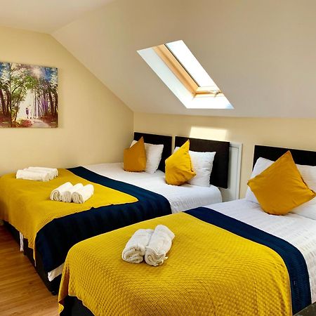 London Studio Apartments, Private Bathroom, Kitchenette, Parking, Np7 Exteriör bild